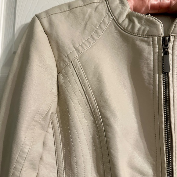 Maurices Cream Faux Leather Moto Jacket – Stretch Panels, Zip Pockets (XS) - Picture 3 of 6